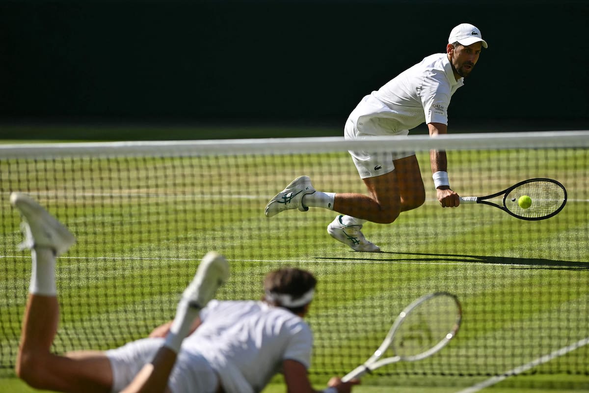 Djokovic venceu batalha em Wimbledon e fechou multidão com pipoca