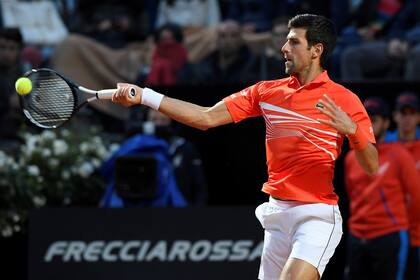 Djokovic y su derecha, en la semifinal contra Schwatrzman, en Roma.