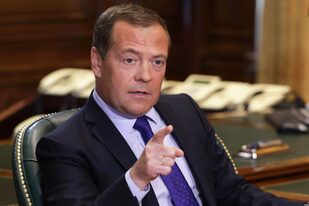 Dmitry Medvedev, vicesecretario del Consejo de Seguridad de Rusia, advirtió que el país que arreste a Vladimir Putin le declararía la guerra a Rusia
