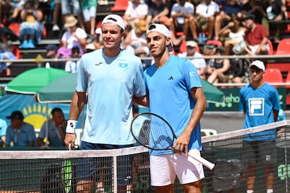 Dmitry Popko y Francisco Cerúndolo son protagonistas de la serie de Copa Davis que Argentina y Kazajistán sostienen en Rosario y que se definirá hoy.