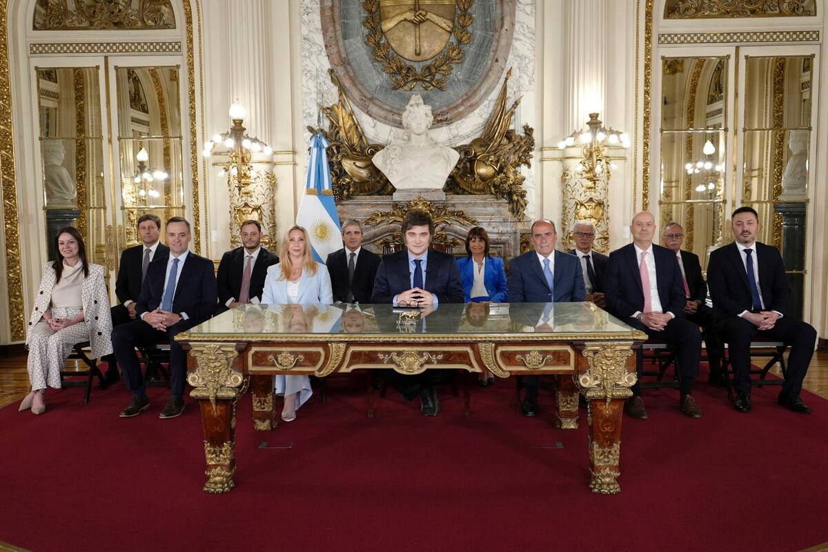 Doble cambio en el gabinete nacional: el Gobierno disolvió la Secretaría de Prensa y modificó el nombre y competencias de la cartera de Bullrich