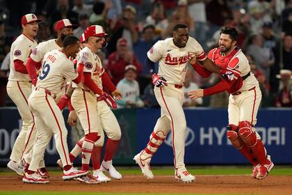 Doble de 3 carreras de Jorge Soler en la 9ª da victoria a Angelinos, 5-4 sobre Azulejos