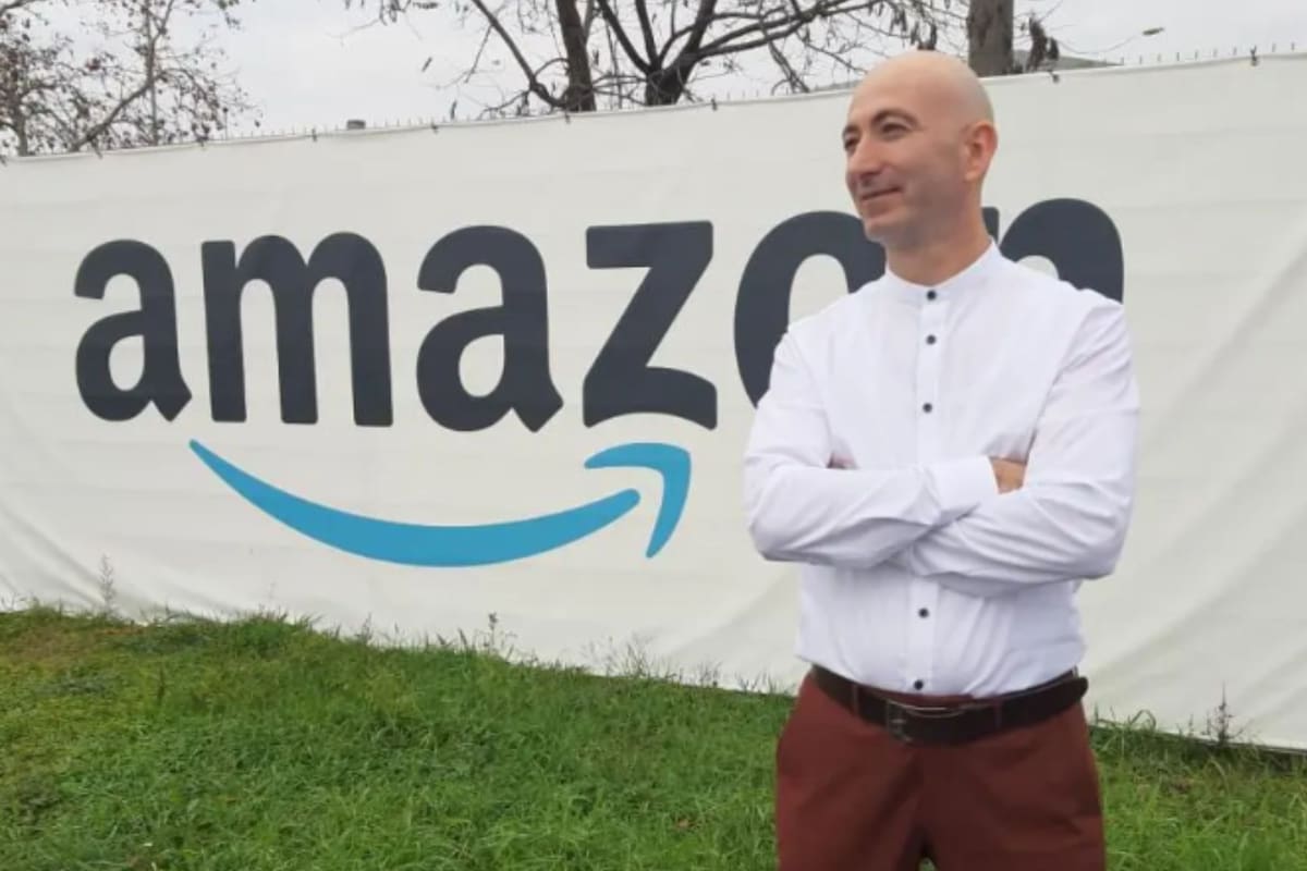 Doble de Jeff Bezos, Cagdas Halicilar, un exelectricista alemán que causa furor a su paso