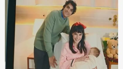 Doctor Milagro fue papá, según mostraron en una serie de fotos en el final de la novela (Foto: Captura de video)