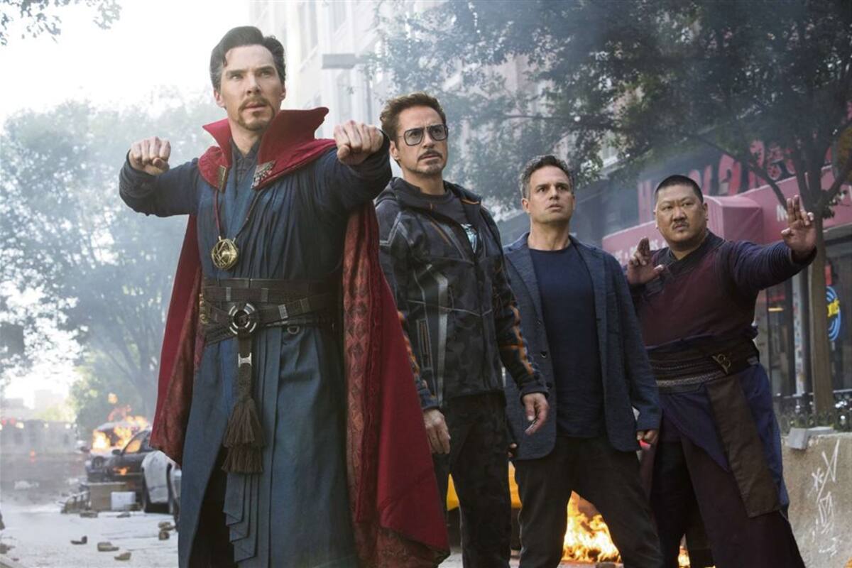 Doctor Strange (Benedict Cumberbatch), Tony Stark (Robert Downey), Bruce Banner (Mark Ruffalo) y Wong (Benedict Wong)