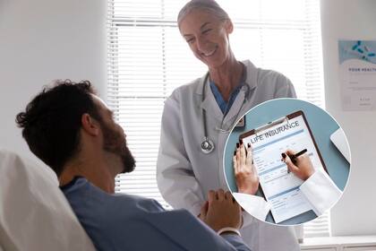 Doctora atendiendo a un paciente