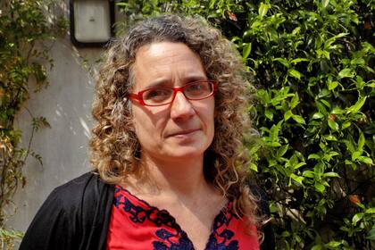 Doctora en Ciencias Sociales e investigadora de sistemas de formación de agentes, dice que hay que "deconstruir el discurso de la inseguridad según el cual está bien matar a un ladrón"