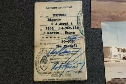 El dorso del documento del exsoldado Edgardo Esteban, subastado en eBay