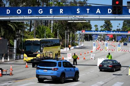 Dodgers donarán un millón de dólares para ayudar a familias de inmigrantes afectadas por redadas