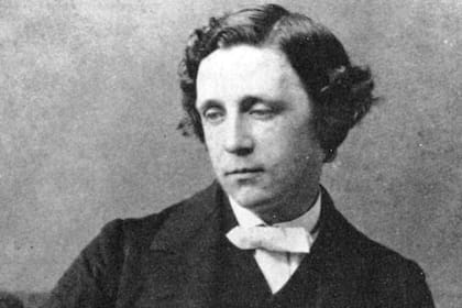 Dodgson murió el 14 de enero de 1898 por una neumonía a causa de la influenza