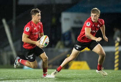 Dogos XV estrenó su título de campeón del Súper Rugby Américas ante Peñarol y se le escapó el triunfo en el final.