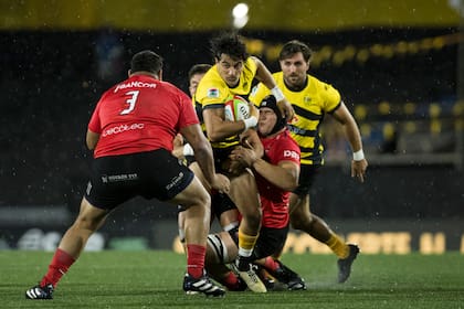 Dogos XV no logró contener a Peñarol en el inicio del SÚper Rugby Américas; el equipo argentino cayó en la última jugada en Montevideo.