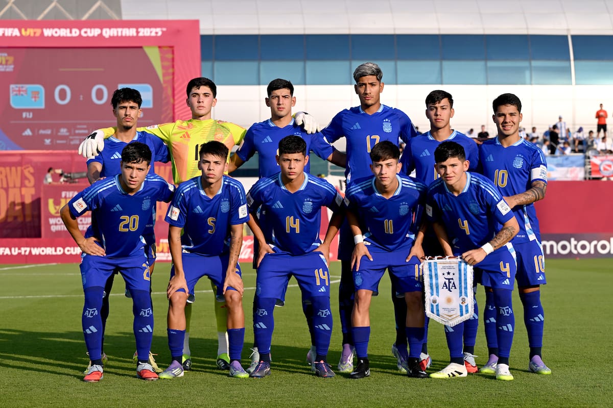 DOHA, QATAR - NOVEMBER 09: Players of Argentina pose for a photo prior to the FIFA Under-17 World Cup match between Fiji and Argentina at Aspire Academy on November 09, 2025 in Doha, Qatar. (Photo by Chris Ricco - FIFA/FIFA via Getty Images)