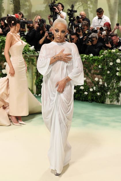 Doja Cat cambió su look para la alfombra roja