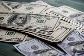 Qué hacer con el dólar, según una de las economistas que más escucha el mercado