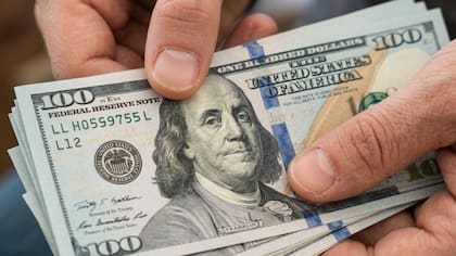 Dólar: a cuánto cotiza hoy (imagen ilustrativa generada con IA)