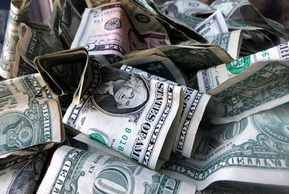 Dólar a peso mexicano: la cotización de los bancos este martes