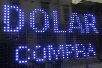 Dólar blue hoy: a cuánto cotiza el lunes 11 de enero