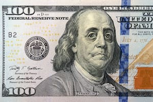 Dólar: hay más de US$247 mil millones fuera del sistema, ya sea en cajas de seguridad o "en el colchón".