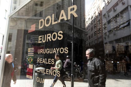 El blue se vende a $237 en las cuevas
