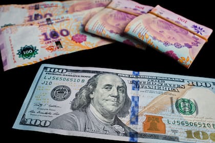 Dólares: el mercado sigue de cerca qué pasa con el blue, el MEP y el CCL