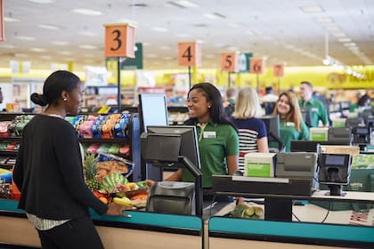 Dollar Tree recomienda aplicar a trabajos cercanos al hogar para evitar largos desplazamientos