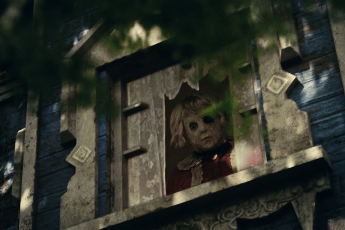 Dolly, juega conmigo: un festival sucio y salvaje que logra incomodar al espectador, pero no mucho más que eso