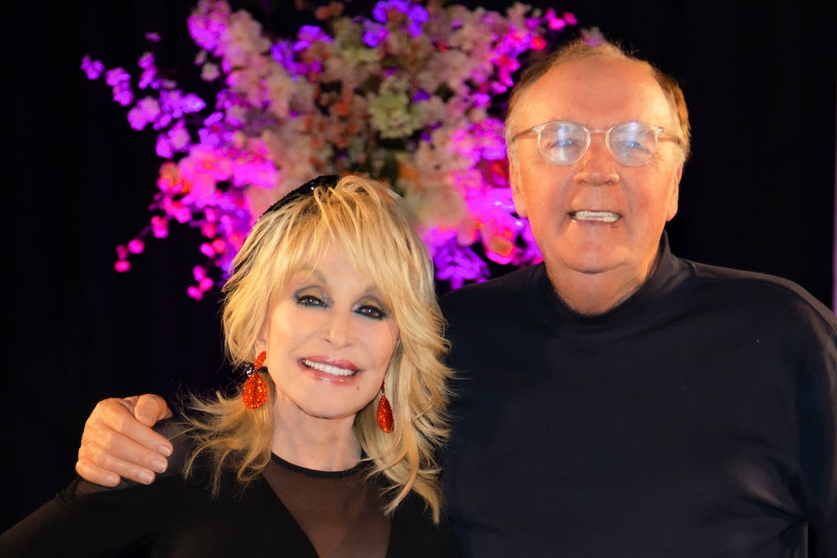 Dolly Parton y James Patterson trabajan juntos en un libro sobre una cantante de country que va a Nashville a buscar fortuna