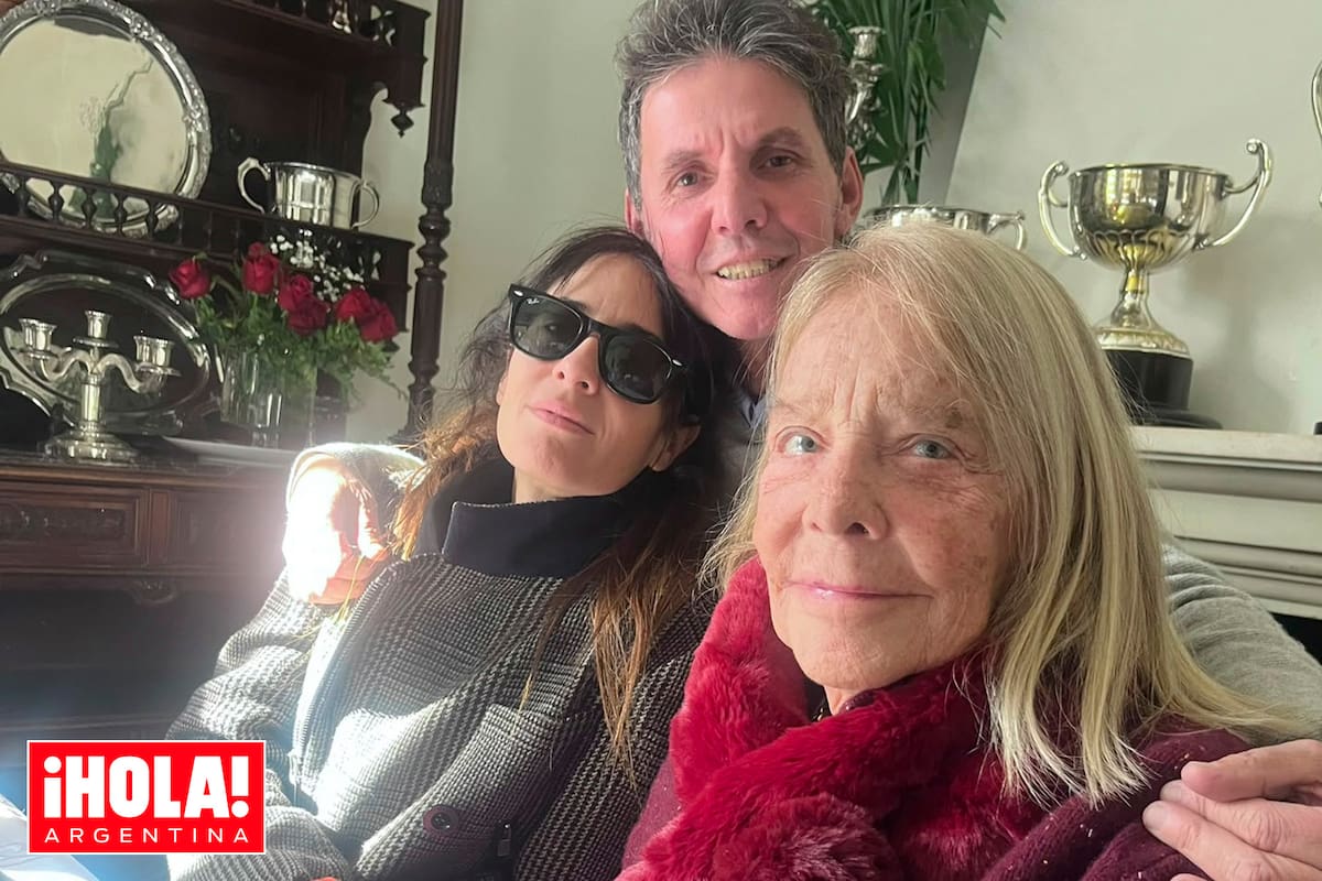 Dolores Blaquier en su cumpleaños número 84 con su hija menor, Concepción Cochrane (41), y Gerard Confalonieri (53)