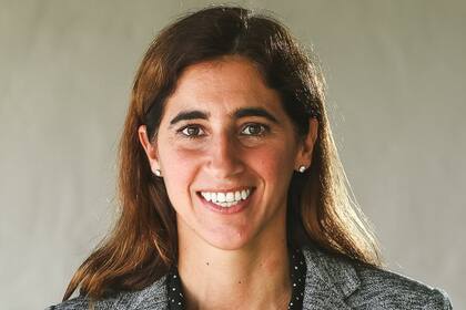 Dolores Fernández Lobbe es la flamante número uno de Walmart; hizo de su oficina una sala de reuniones y todos los meses cambia de lugar para sentarse