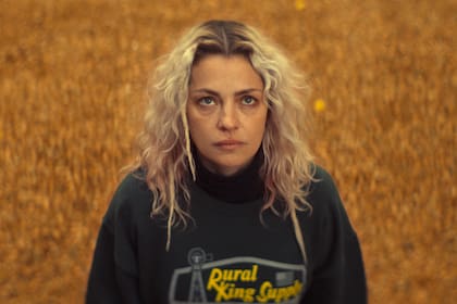 Dolores Fonzi en Blondi, la película más nominada a los premios Sur de este año