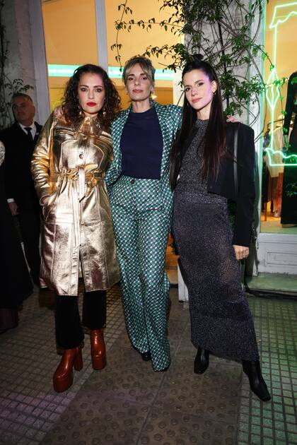 Dolores Fonzi, Julieta Cardinali y Violeta Urtizberea.