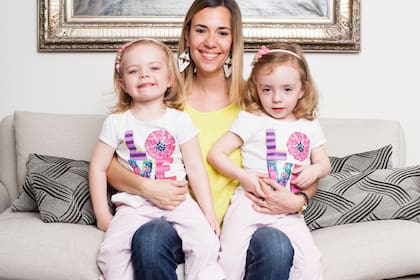 Dolores García Veiga, psicóloga, tiene 34 años y es mamá de Milagros y Catalina, de 3 años