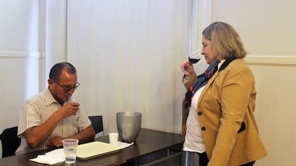 Dolores Lavaque lleva al frente este proyecto desde que descibrió que las personas con disminución visual tenían una mayor aptitud para el análisis sensorial.