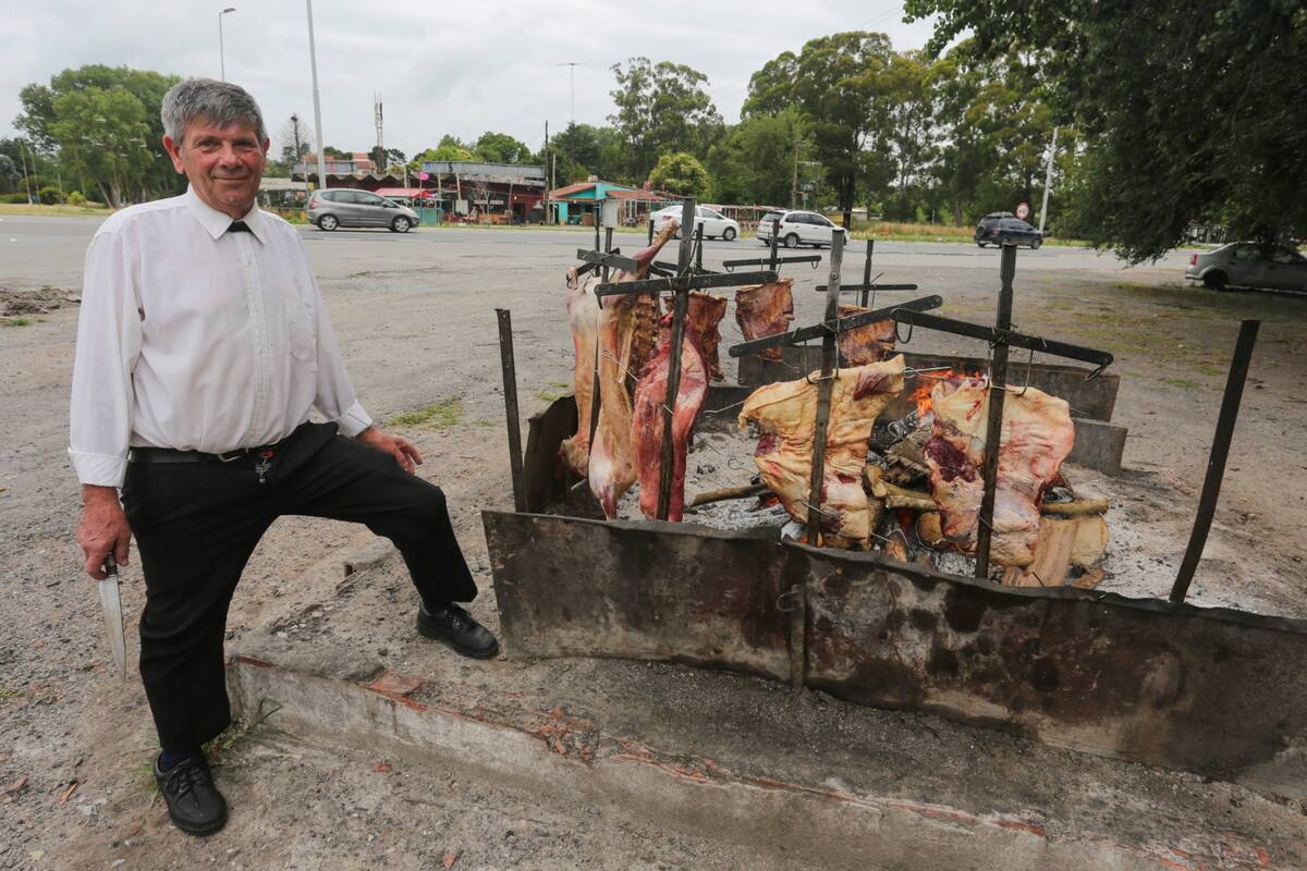 Dolores se ha convertido en una parada obligada para aquellos carnívoros que van o vuelven de la costa atlántica