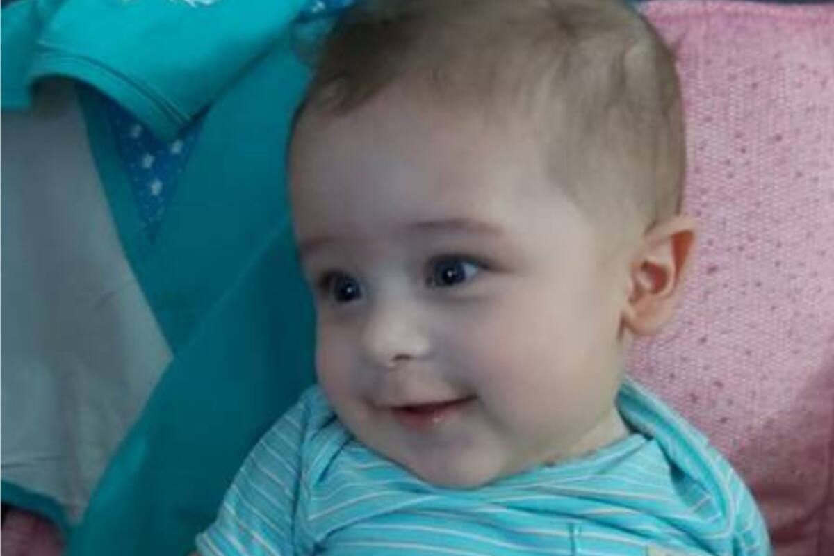 Dom pasó 54 días internado en un hospital de Río de Janeiro, y finalmente se fue a casa con sus padres (Agencia O Globo)