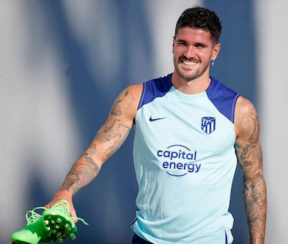 Domingo 10. Rodrigo, feliz en los entrenamientos del Atleti tras sus merecidas vacaciones, en las que aprovechó para reencontrarse con sus
hijos en Buenos Aires y descansar junto a Tini en Miami e Ibiza.