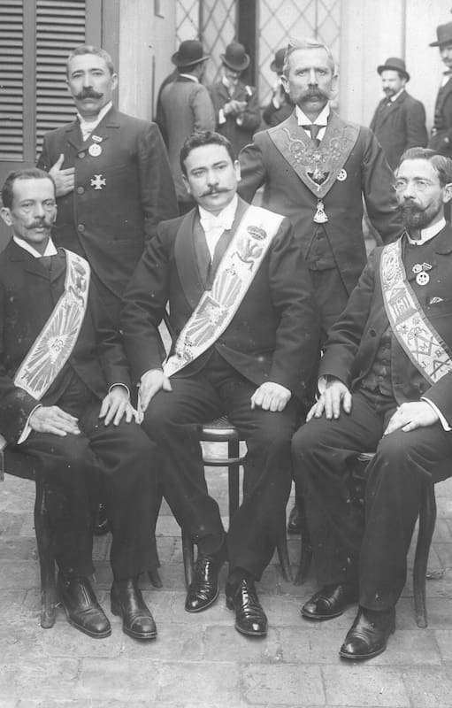 Domingo Real y otras figuras de la logia Unión Justo, número 206. 1901.