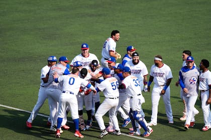 Dominicana resiste y vence a México Rojo en su debut en la Serie del Caribe