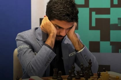 Dommaraju Gukesh perdió la magia de su juego sobre el tablero y salió último en el reciente torneo de Praga