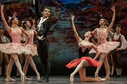 Pareja joven: Velázquez hace su primer protagónico con Camila Bocca, que viene destacándose en priimeros roles