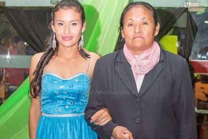 Doña Juana finalizó sus estudios secundarios junto a su hija y fueron, las dos, el orgullo de Tartagal.