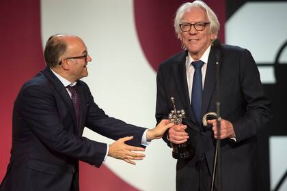 Donald Sutherland, al momento de recibir su premio