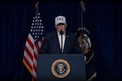 Donald Trump confirmó, mediante un video que publicó en redes sociales, que Estados Unidos inició "importantes operaciones de combate en Irán"