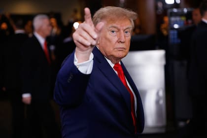 Donald Trump, cuestionado por María Elvira Salazar por el alcance de su política migratoria, antes de las elecciones de mitad de período (AP Photo/Stefan Jeremiah)
