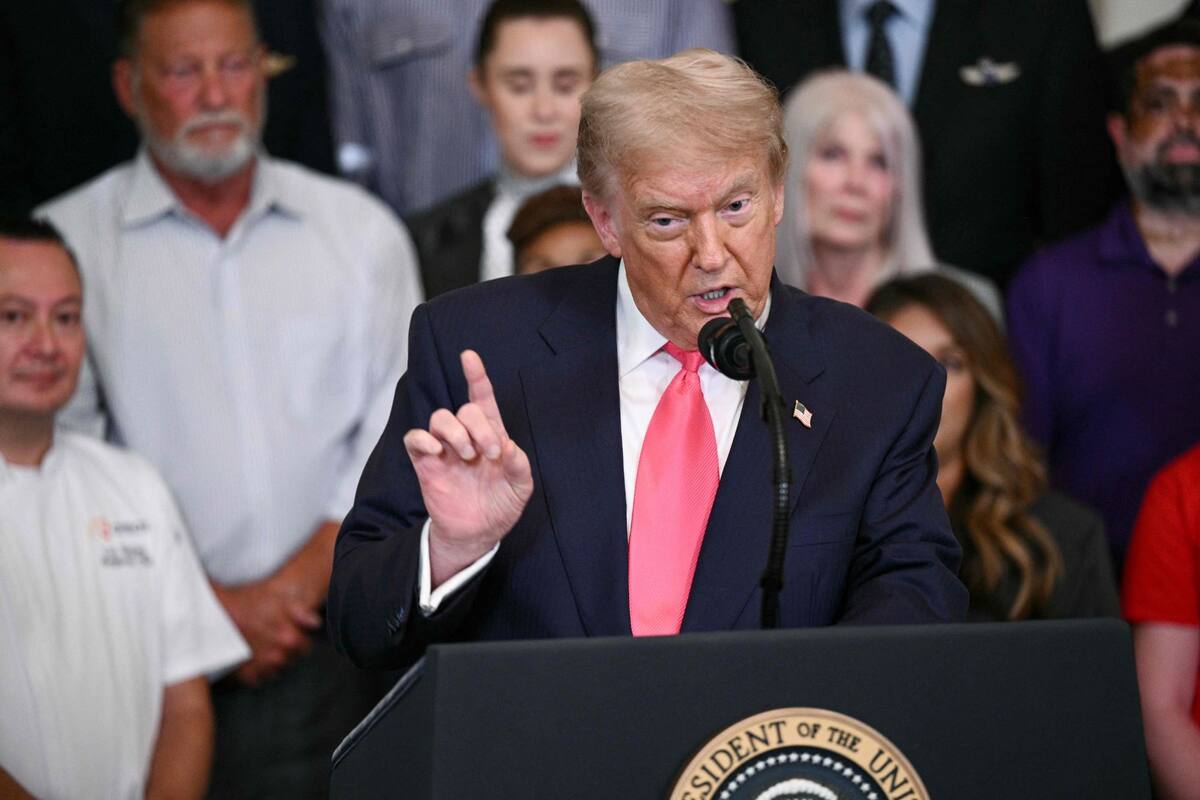 Donald Trump defendió a la fiscal Pat Bondi