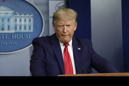 Donald Trump dice que no cree que vaya a usar mascarilla.