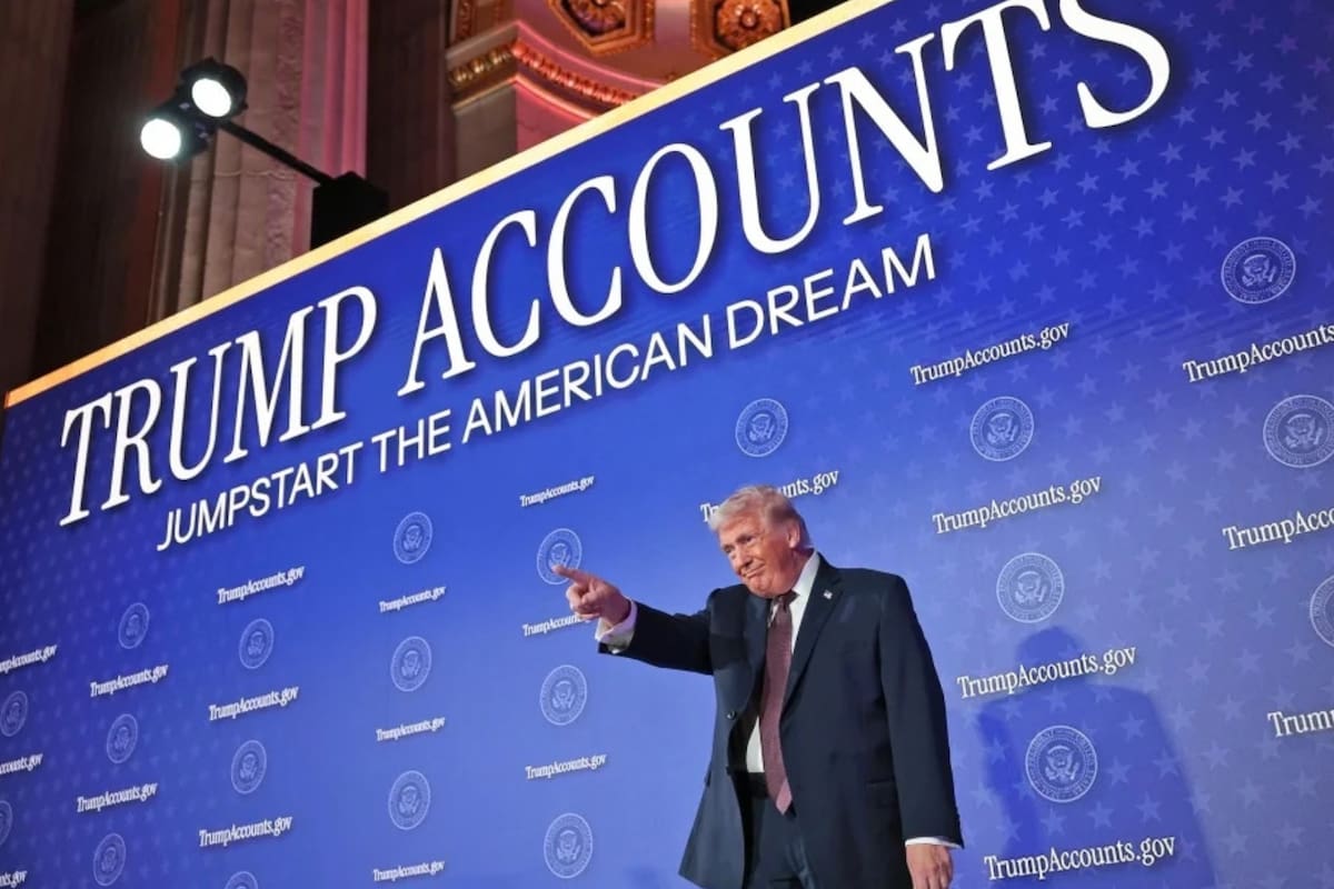 Donald Trump durante un evento sobre un plan de cuentas de inversión y ahorro