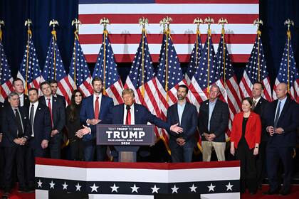 Donald Trump en Des Moines durante los caucus presidenciales republicanos en Iowa
