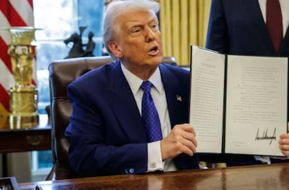 Donald Trump encabezó la revocación del parole en miles de inmigrantes dentro de EE.UU.